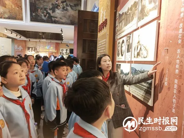邯郸市丛台区赵都小学开展“缅怀先烈英雄 弘扬中华美德”清明谒陵活动