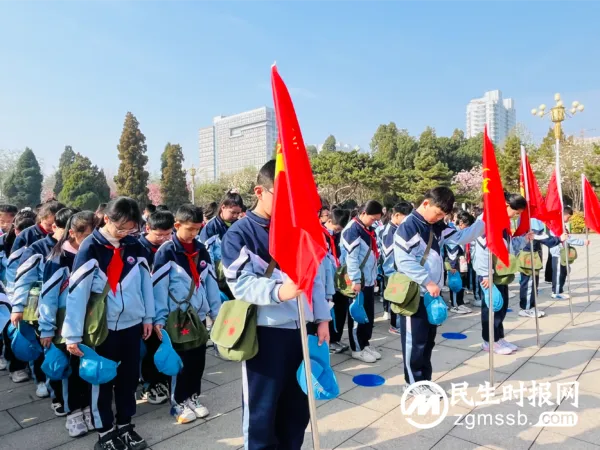 清明祭英烈 丰碑励人心——七色光古赵书苑小学清明节谒陵活动