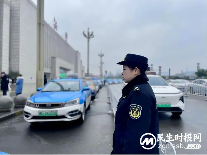严格执法，疏导结合  湘潭交通执法部门全力护航师生返校
