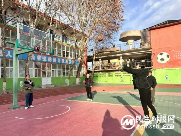 教育因你而美丽——峰峰矿区太安小学开展“三八”妇女节趣味活动