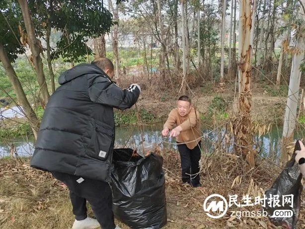 “倡导文明新风,环保你我同行”-上游社区党建结对志愿服务活动 “倡导文明新风,环保你我同行”-上游社区党建结对志愿服务活动