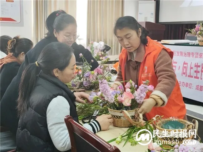 向下扎根促参与·向上生长优环境——三村村草莓集市文创氛围营造项目总结活动 向下扎根促参与·向上生长优环境——三村村草莓集市文创氛围营造项目总结活动