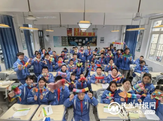 湘潭市益智中学落实“双减”开展中国非遗传统手工文化--“纸翻花”手工DIY活动 湘潭市益智中学落实“双减”开展中国非遗传统手工文化--“纸翻花”手工DIY活动