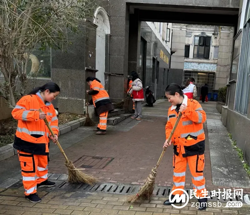 “三月学雷锋，情暖环卫工”工行湘潭高新支行青年在行动