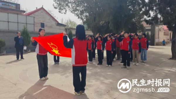 缅怀革命先烈 弘扬爱国精神——依庄乡总校部开展清明节祭扫活动