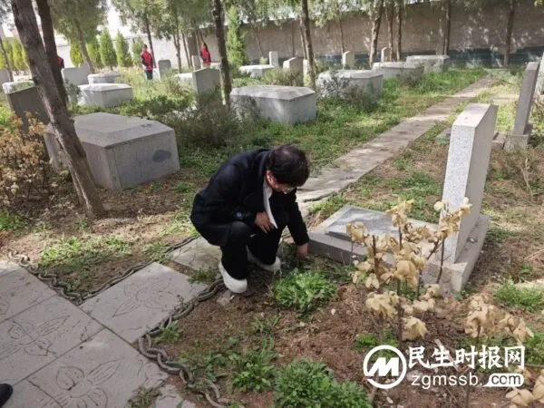 缅怀革命先烈 弘扬爱国精神——依庄乡总校部开展清明节祭扫活动