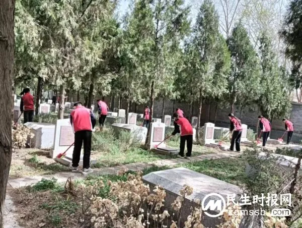 缅怀革命先烈 弘扬爱国精神——依庄乡总校部开展清明节祭扫活动