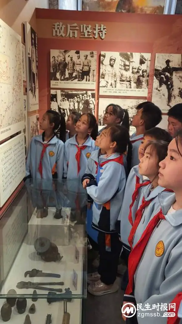 邯郸市丛台区赵都小学开展“缅怀先烈英雄 弘扬中华美德”清明谒陵活动