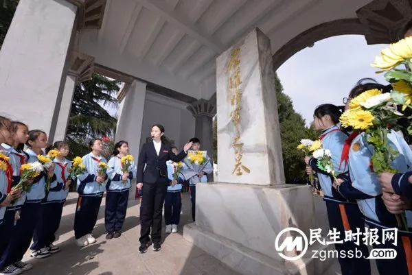 邯郸市丛台区赵都小学开展“缅怀先烈英雄 弘扬中华美德”清明谒陵活动
