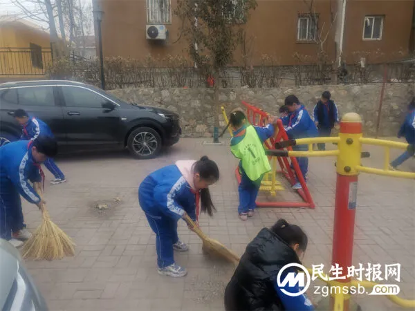 学习雷锋精神,争做追“锋”少年