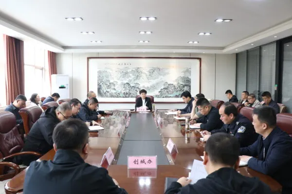 武安市:霍丽云主持召开创城问题整改调度会