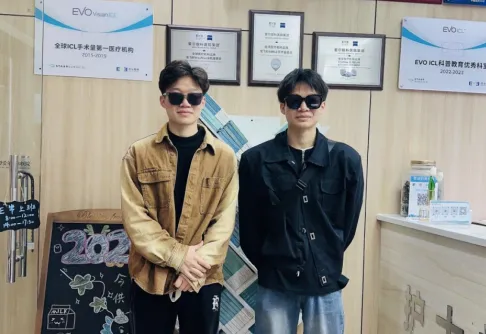 湘潭21岁双胞胎成功摘镜,量眼定制手术迎清晰“视”界 湘潭21岁双胞胎成功摘镜,量眼定制手术迎清晰“视”界