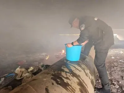 疑似焚烧垃圾引发火情 特警及时扑灭消除隐患