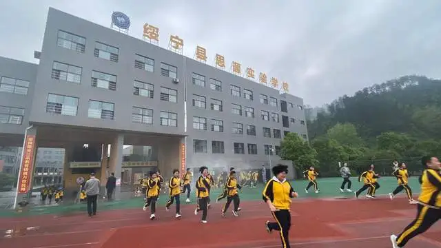 绥宁县青少年国防动员应急技能培训动员大会举行