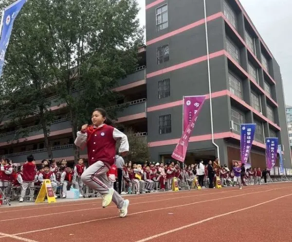 筑梦致未来,一起向前冲——丛阳小学2024年春季田径运动会火爆拉开序幕
