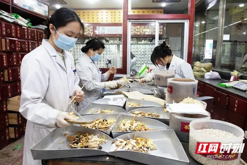 【中医·医者红】湘潭市中医医院以卓越服务打好中医药“便民牌” 【中医·医者红】湘潭市中医医院以卓越服务打好中医药“便民牌”