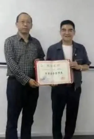 陈光标做慈善成为全国 103 个市(村)的荣誉市(村)民 陈光标做慈善成为全国 103 个市(村)的荣誉市(村)民
