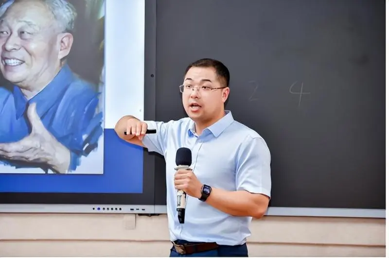 从同升论坛悟教师专业创新社群的共建 从同升论坛悟教师专业创新社群的共建