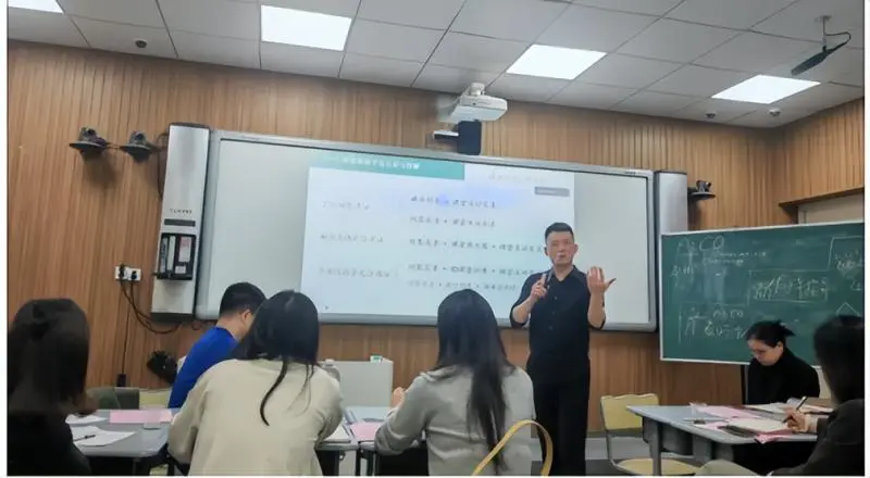 从同升论坛悟教师专业创新社群的共建 从同升论坛悟教师专业创新社群的共建