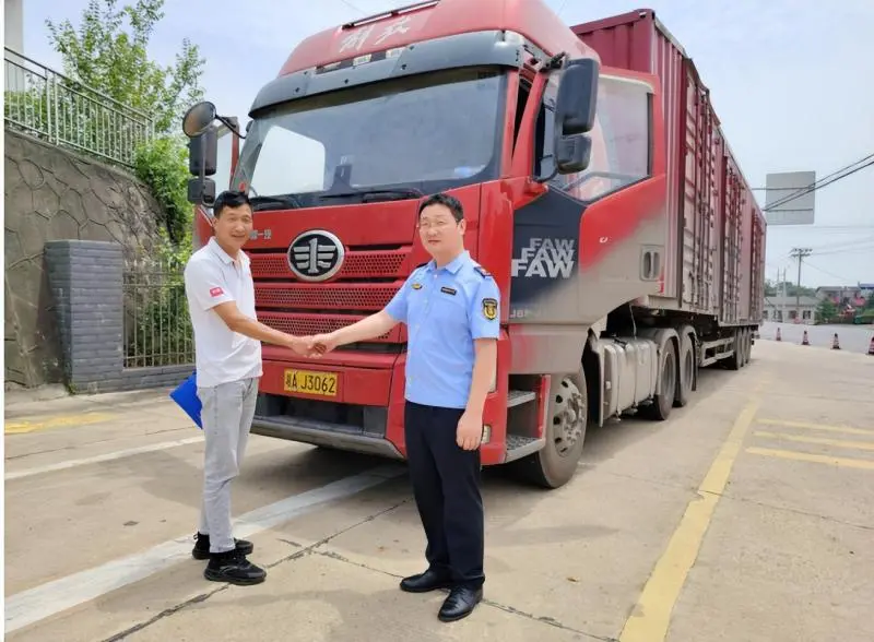货车“超限”被免罚 湘潭交通执法部门规范执法获赞 货车“超限”被免罚 湘潭交通执法部门规范执法获赞