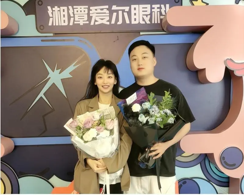 00后宝妈与丈夫携手湘潭ICL摘镜,520共赴清晰视界 00后宝妈与丈夫携手湘潭ICL摘镜,520共赴清晰视界