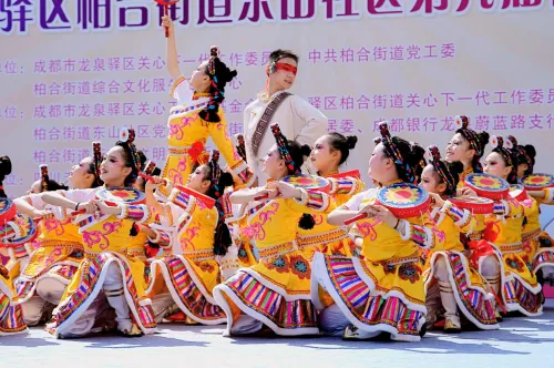 成都银行龙泉蔚蓝路支行携手社区共筑青少年才艺梦想 成都银行龙泉蔚蓝路支行携手社区共筑青少年才艺梦想