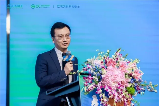 法律与黄沙的邂逅:新时代律师智慧的绽放 法律与黄沙的邂逅:新时代律师智慧的绽放