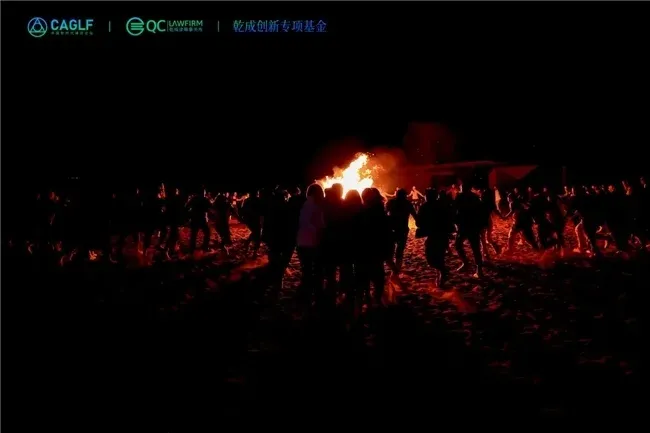 法律与黄沙的邂逅:新时代律师智慧的绽放 法律与黄沙的邂逅:新时代律师智慧的绽放
