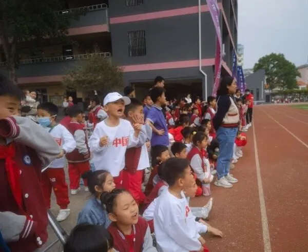 筑梦致未来,一起向前冲——丛阳小学2024年春季田径运动会火爆拉开序幕