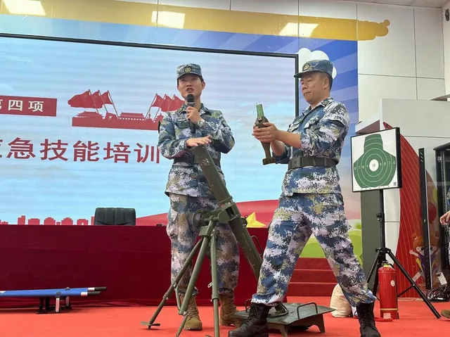 国防教育进校园 点燃少年强国梦——明德学校举行青少年国防动员应急技能培训