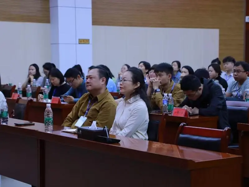 #百倍用心 十分满意#【“职”引未来 护航就业 湘潭联通成功举办高校就业专干进名企活动】