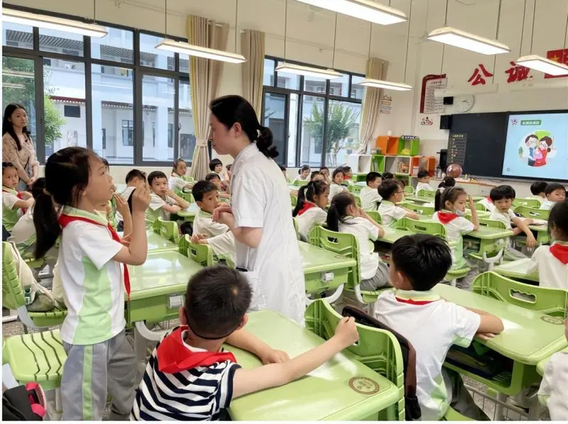 家校社协同|守护孩子眼健康 湖湘学校近视防控讲座进课堂活动 家校社协同|守护孩子眼健康 湖湘学校近视防控讲座进课堂活动
