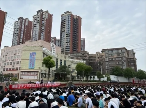 湘潭县科旺职校开展国防应急技能培训 湘潭县科旺职校开展国防应急技能培训