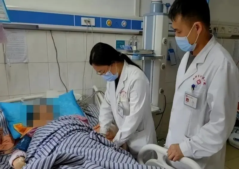 【中医·医者红】“年龄不是问题”——中西结合为82岁急性脑梗患者保驾护航 【中医·医者红】“年龄不是问题”——中西结合为82岁急性脑梗患者保驾护航