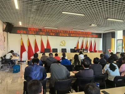 鲁甸司法局邀请律师到卯家弯开展普法宣讲活动