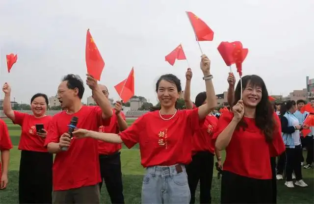 湘潭市第三中学举行“筑梦前行,共赢高考”加油仪式 湘潭市第三中学举行“筑梦前行,共赢高考”加油仪式
