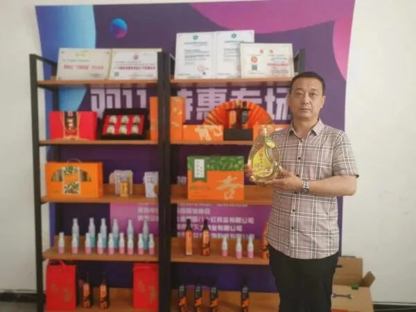 企业家风采 苗树奎:发展特色种植,“核”力拓宽致富路