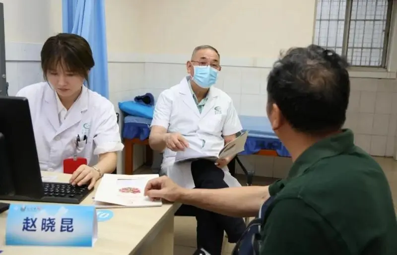 省级专家“组团”把优质诊疗服务送到湘潭人“家门口” 省级专家“组团”把优质诊疗服务送到湘潭人“家门口”
