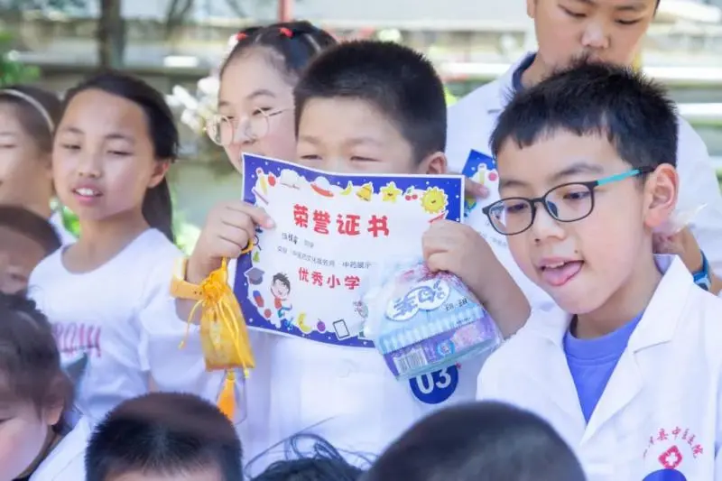 湘潭县中医医院组织开展中医药文化展示研学游活动 湘潭县中医医院组织开展中医药文化展示研学游活动