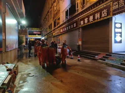 “背后突袭”！迪庆消防凌晨成功营救欲跳楼轻生女子
