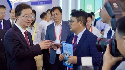 云南省首款通过国家入网测试认证的天通卫星通信终端亮相南博会,王宁书记指出要加强卫星通信技术在应急领域的应用