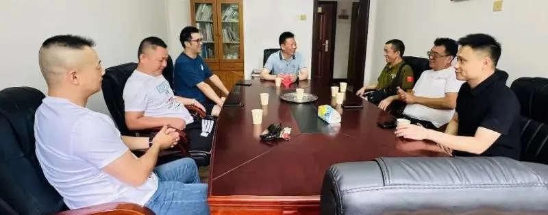 “八一”慰问送关怀,浓浓牵挂暖人心——湘潭市第一中学举行八一建军节慰问座谈会