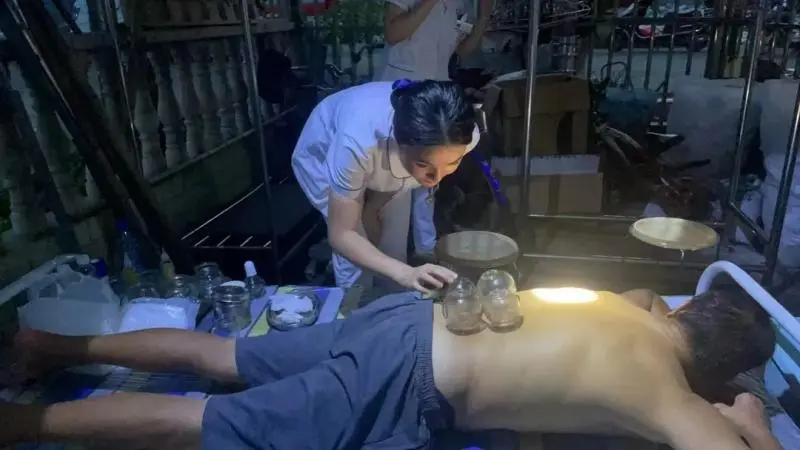 【中医服务】中医药文化夜市进乡村,为灾后群众纾难解困 【中医服务】中医药文化夜市进乡村,为灾后群众纾难解困