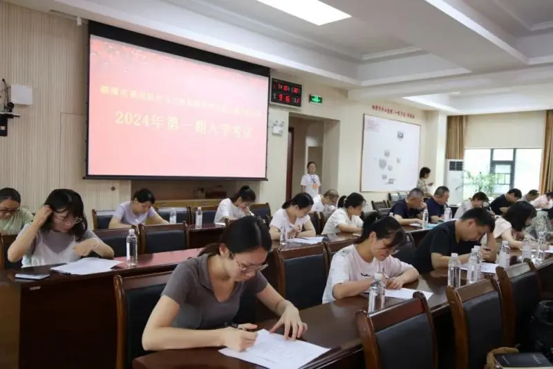 【中心医院·医者红】争做合理用药的守门人，我们在行动