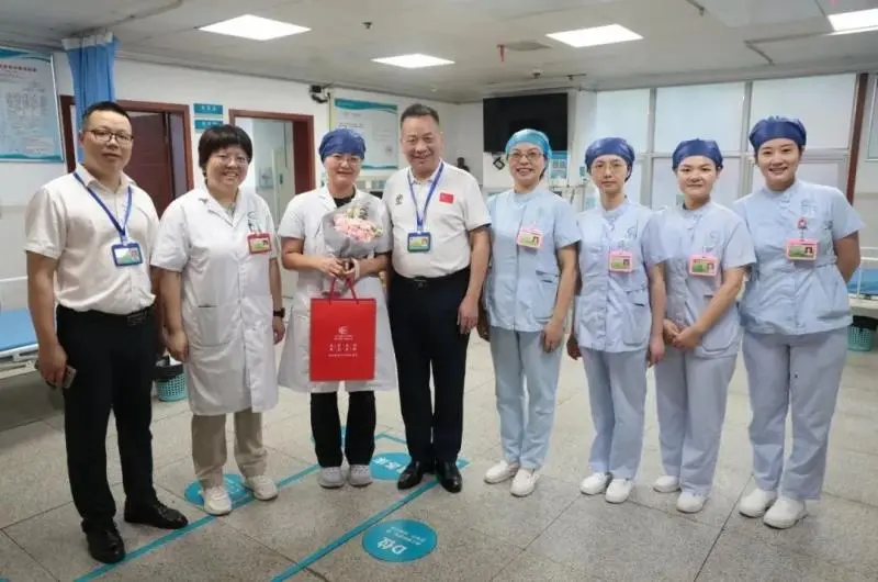 仪式感满满!解锁医师节的N种打开方式→ 仪式感满满!解锁医师节的N种打开方式→
