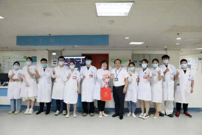 仪式感满满!解锁医师节的N种打开方式→ 仪式感满满!解锁医师节的N种打开方式→
