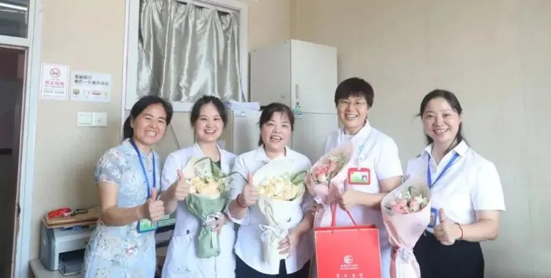 仪式感满满!解锁医师节的N种打开方式→ 仪式感满满!解锁医师节的N种打开方式→