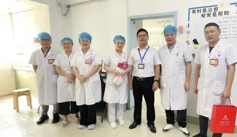 仪式感满满!解锁医师节的N种打开方式→ 仪式感满满!解锁医师节的N种打开方式→