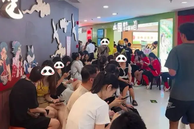 呷哺呷哺迎来最强劲敌?小火锅赛道跑出黑马,年开直营门店50家 呷哺呷哺迎来最强劲敌?小火锅赛道跑出黑马,年开直营门店50家