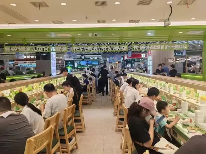 呷哺呷哺迎来最强劲敌?小火锅赛道跑出黑马,年开直营门店50家 呷哺呷哺迎来最强劲敌?小火锅赛道跑出黑马,年开直营门店50家